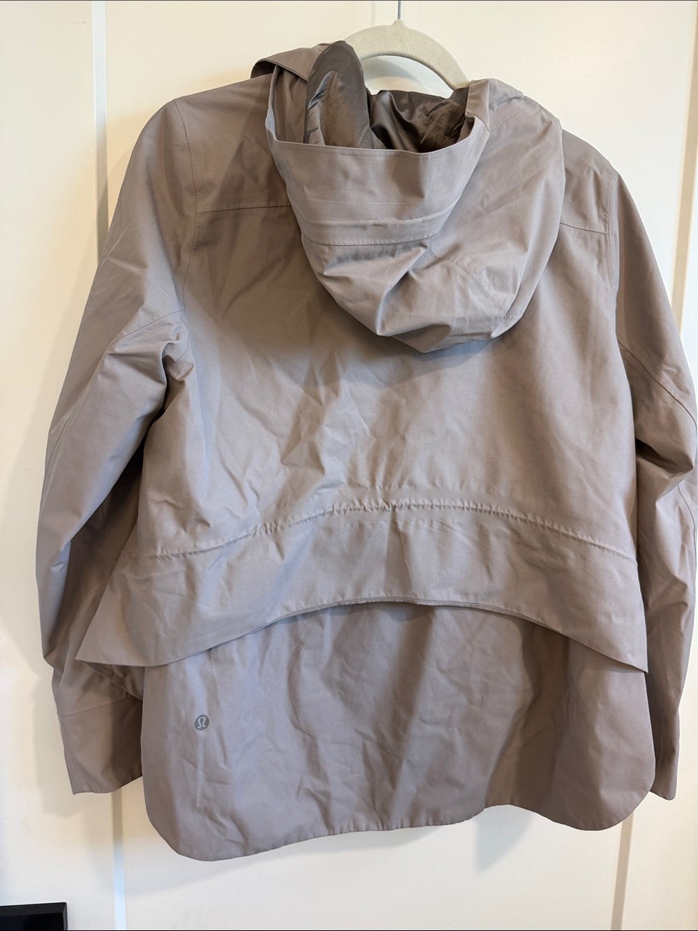 lululemon athletica Lightweight Hooded Jacket in Taupe - Picture 8 of 9